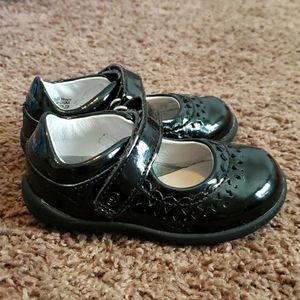 Stride Rite black patent leather shoes size 5